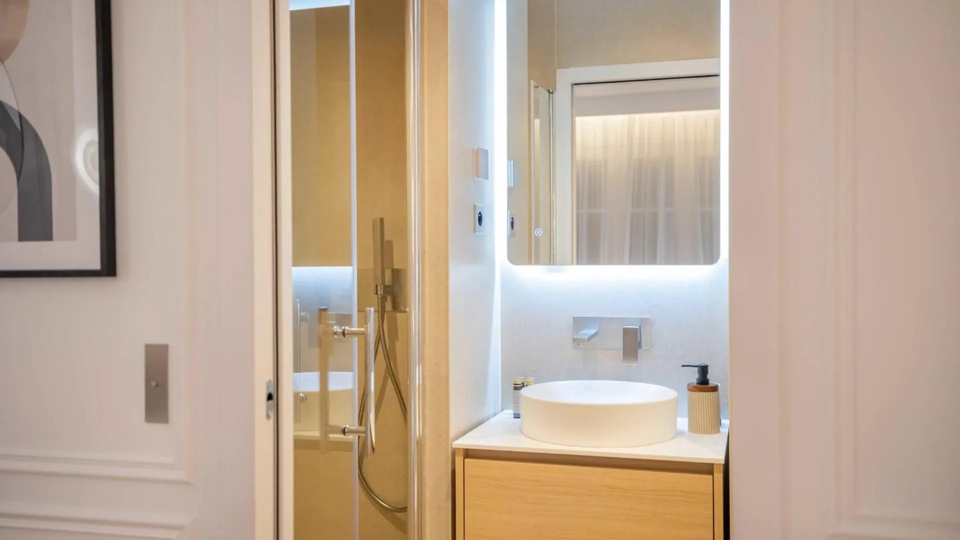 Elegant Apartment - 2Br-4P - Vivienne Paris 0*,  Frankreich
